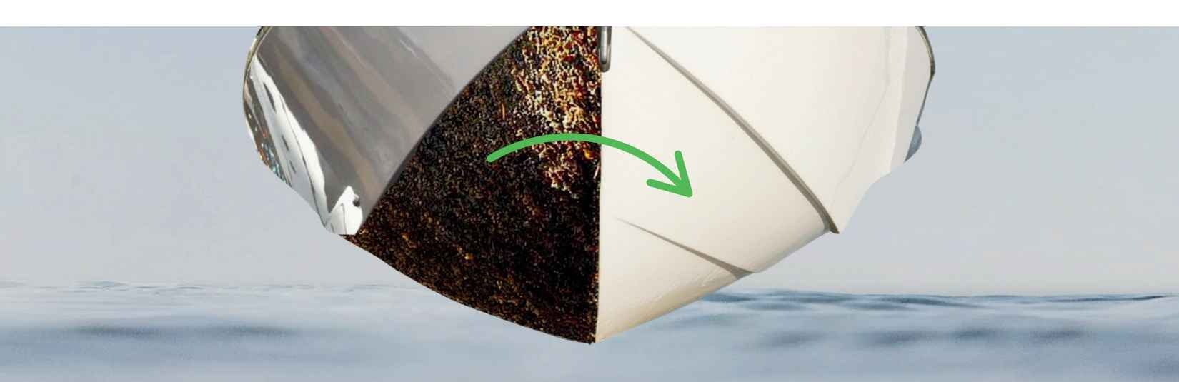 Scafo incrostato che si trasforma in uno scafo pulito